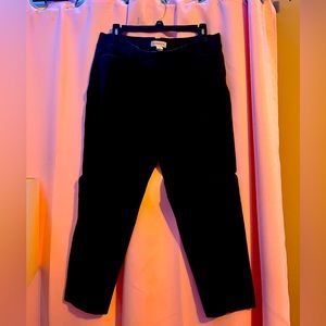 Liz Claiborne grey Capris. Size 14. Never worn.